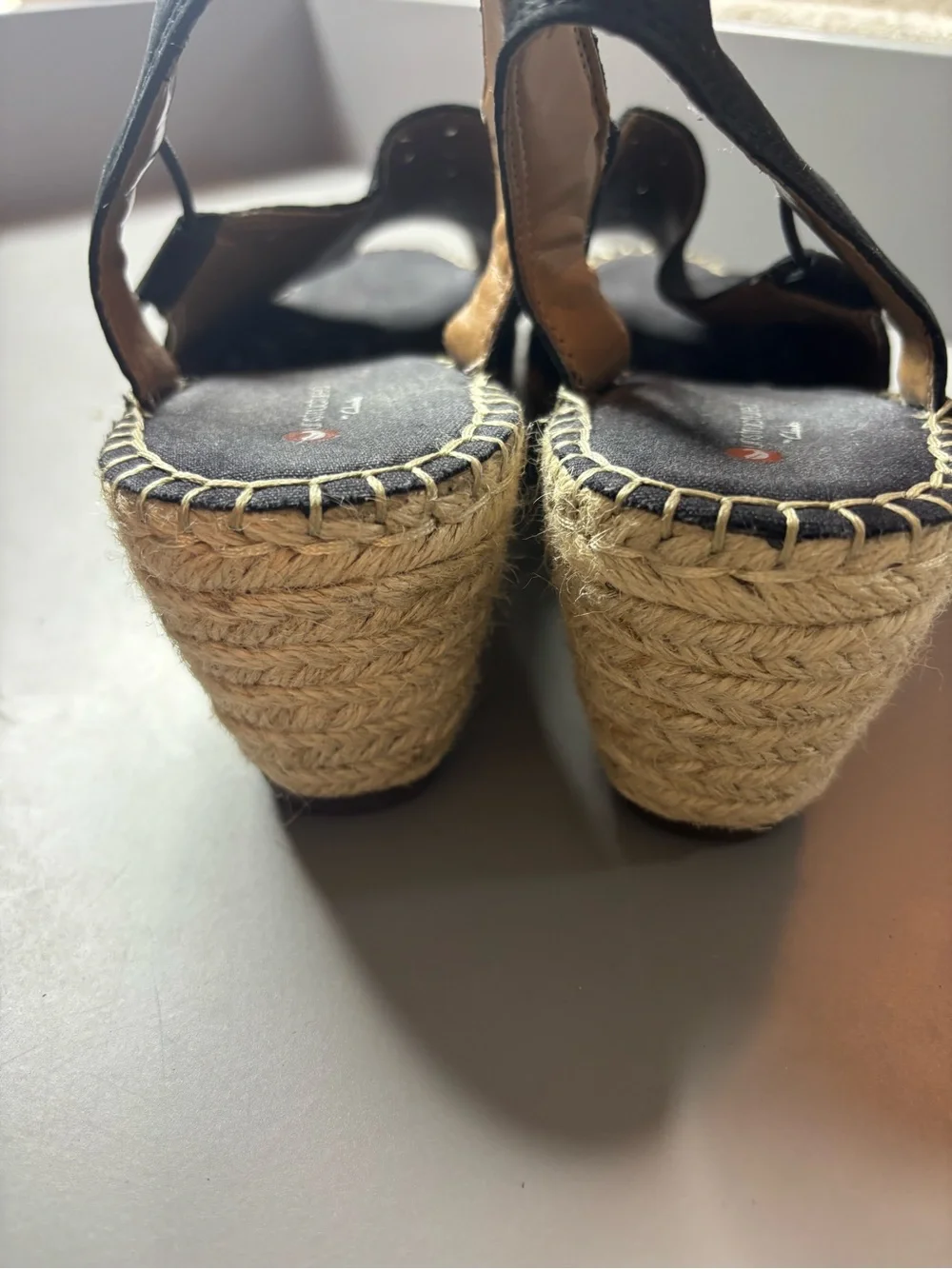 Clark’s Petrina Gail Leather Sandals Size 9 Neutral Beach Bohemian Spring